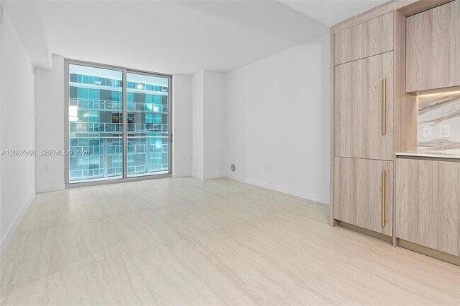 Building Photo - 77 SE 5th St