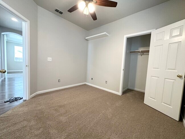 Building Photo - Rosevilles desirable Highland Reserve neighborhood