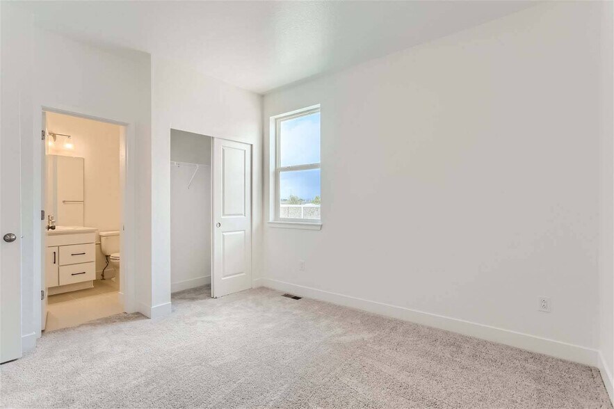 Building Photo - 2748 W 68th Ave