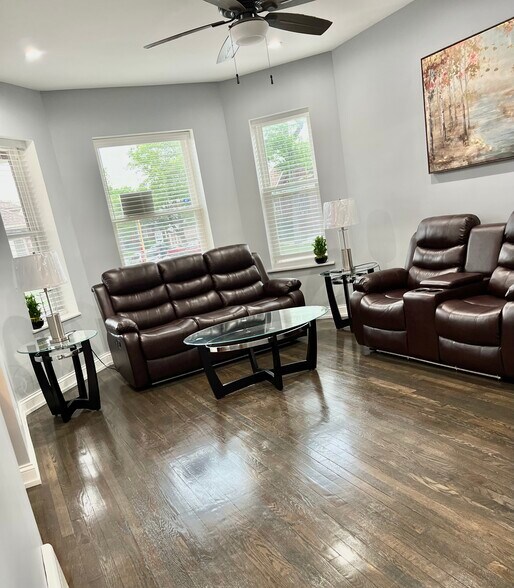 Building Photo - 1059 N Mayfield Ave