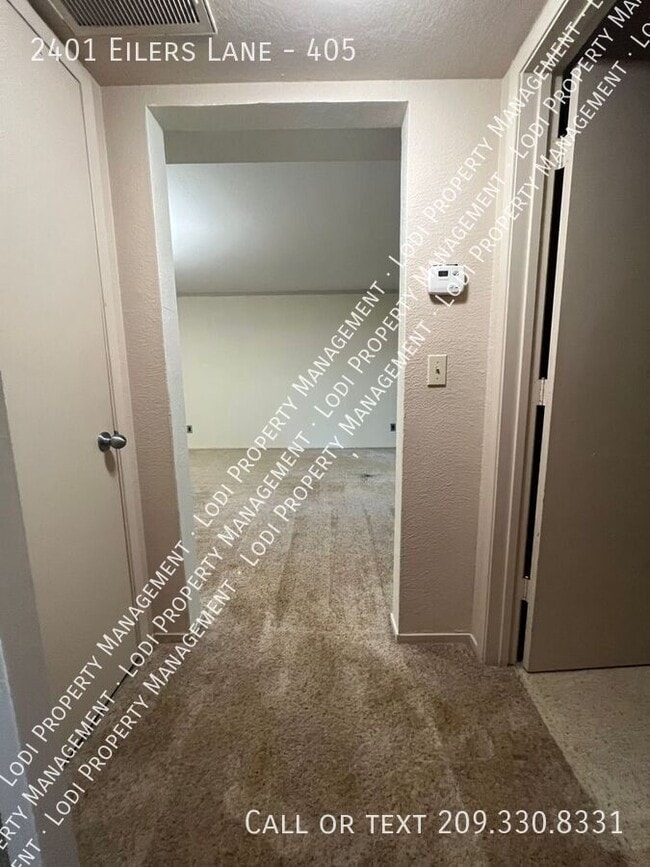 Building Photo - 2401 Eilers Ln