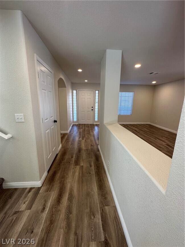 Building Photo - 1034 Skysail Dr