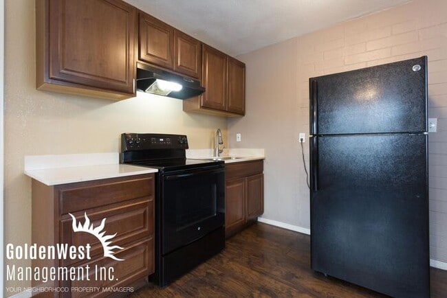 Building Photo - Beautiful 1Bdm 1Ba Apartment in Phoenix! - MI Special.