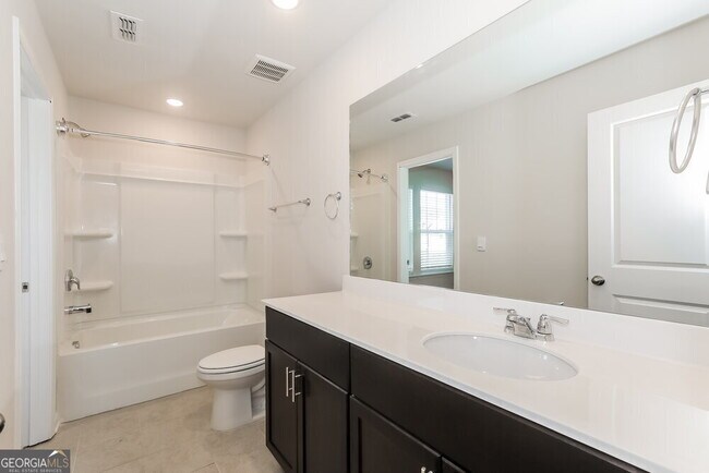 Building Photo - 1605 Villageside Ct
