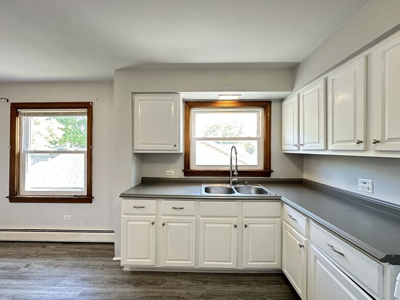 Building Photo - 312 23rd Ave