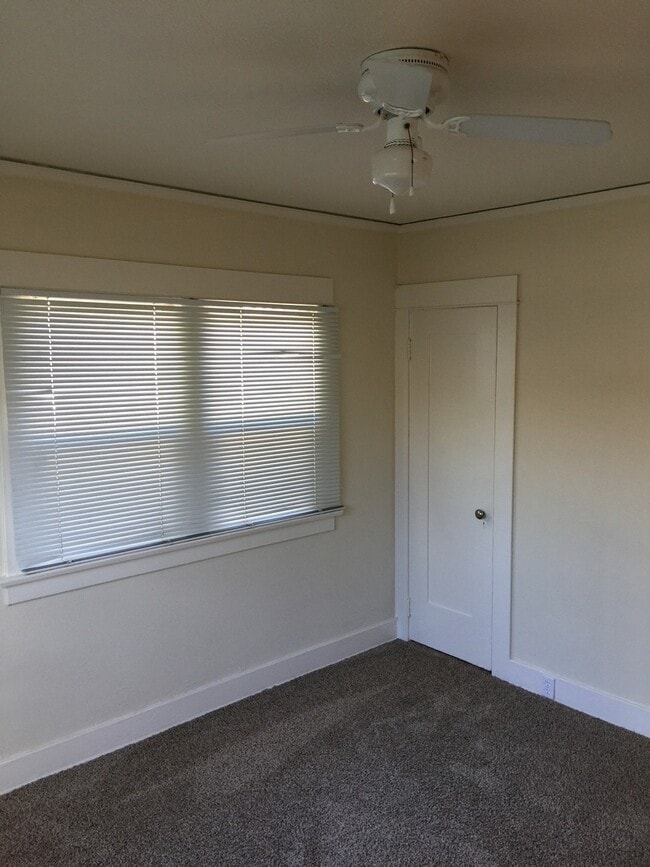 Building Photo - 3685 Arizona St