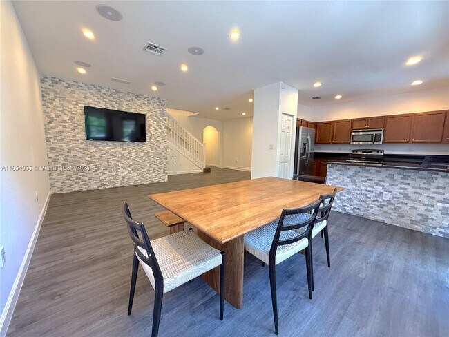 Building Photo - 4228 SW 166th Ct