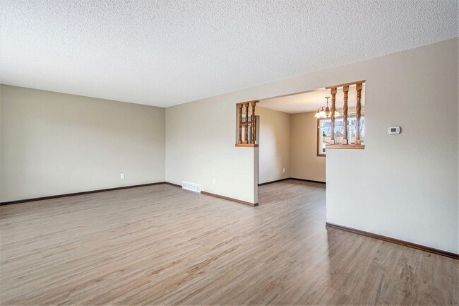 Building Photo - 3 br, 2 bath House - 2514 Kittredge Drive