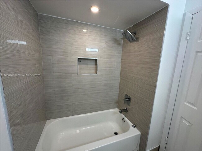 Building Photo - 2761 SW 58th Manor