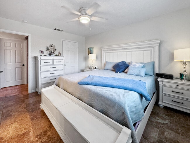 Building Photo - 53845 Avenida Herrera