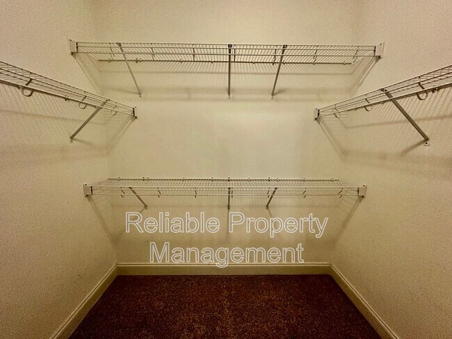 Building Photo - 190 Finley Ct