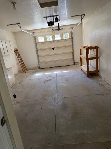 Building Photo - 3952 Houk Way