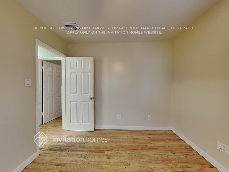 Building Photo - 8451 Murietta Ave