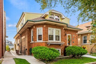 Building Photo - 4937 W Schubert Ave