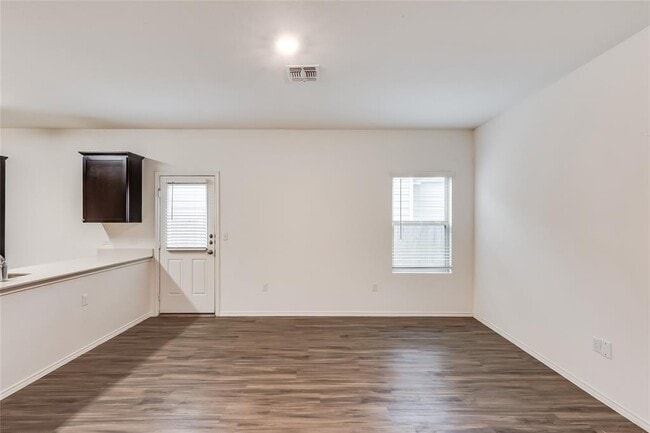 Building Photo - 7209 Spirit Hill Rd