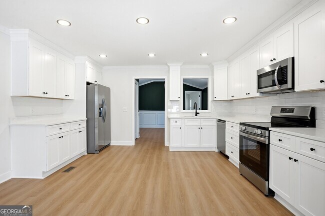 Building Photo - 127 Perry St