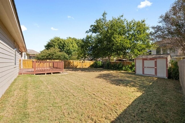 Building Photo - 10409 Yellowstone Dr