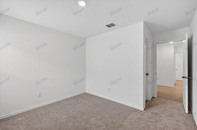 Building Photo - 639 Montclair Ave