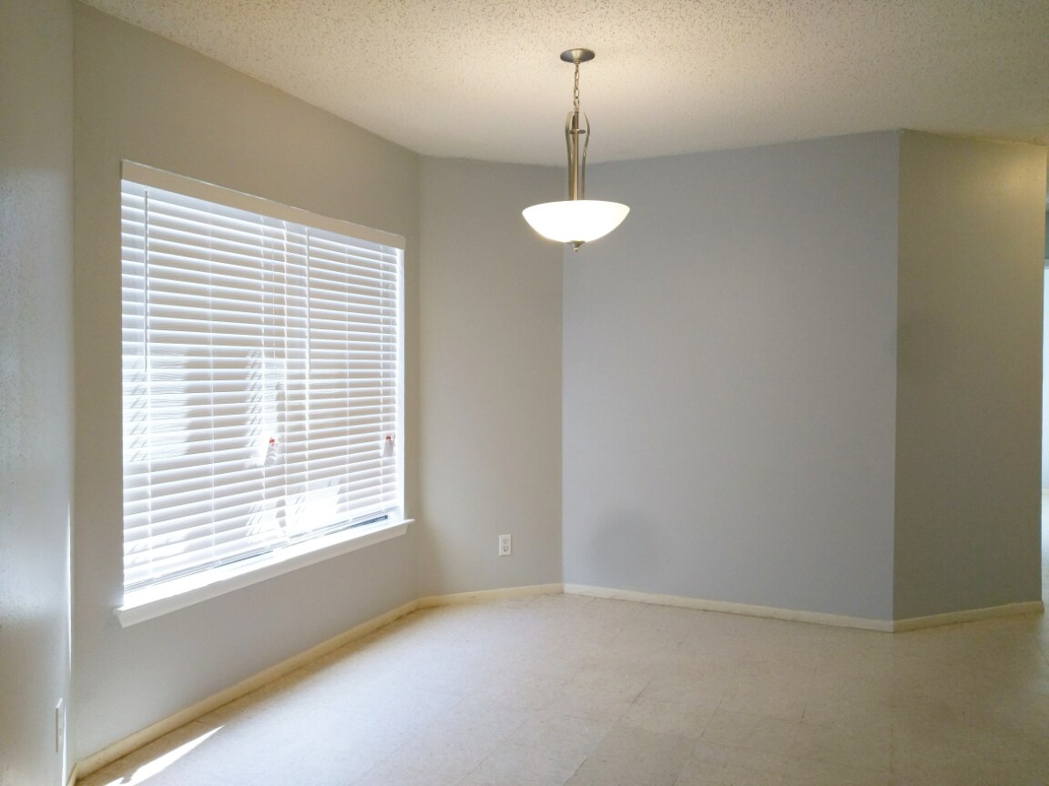 Dining Room - 2506 corian glen dr