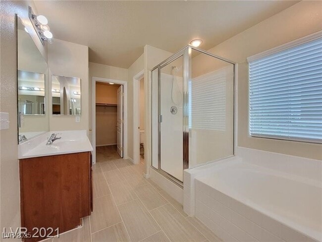 Building Photo - 9132 Spumante Ave