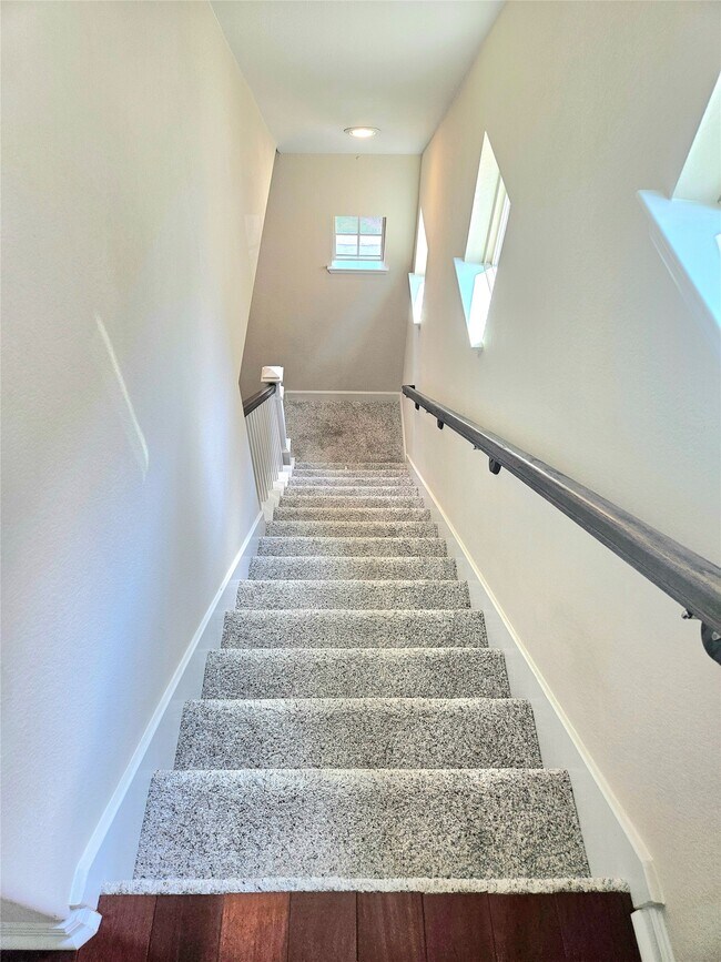 Building Photo - 9610 Knights Station Dr