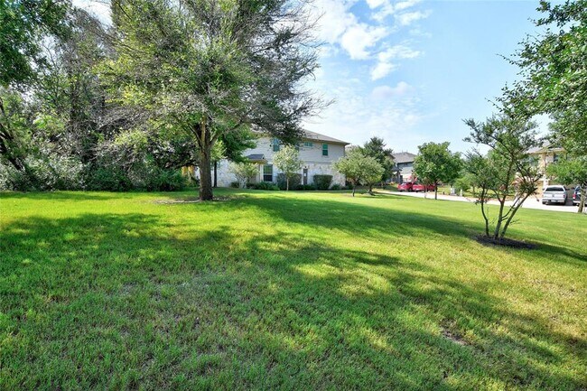 Building Photo - 3101 Davis Ln