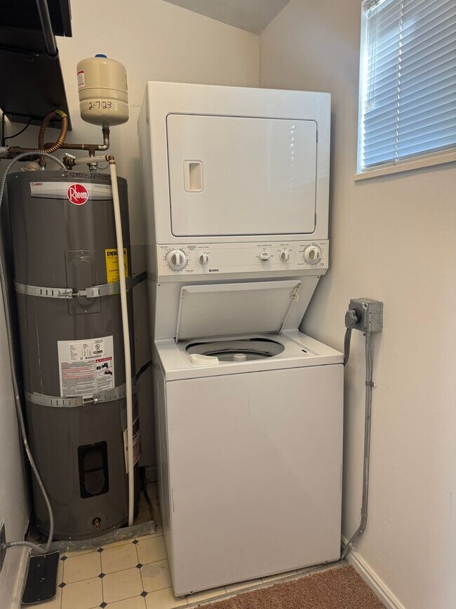 Building Photo - Beautiful studio apartment for rent in Draper!