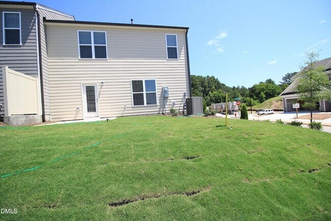 Building Photo - 1212 Nightshade Dr