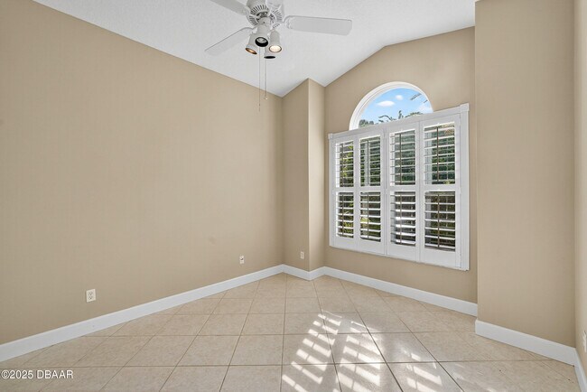 Building Photo - 37 Bay Pointe Dr