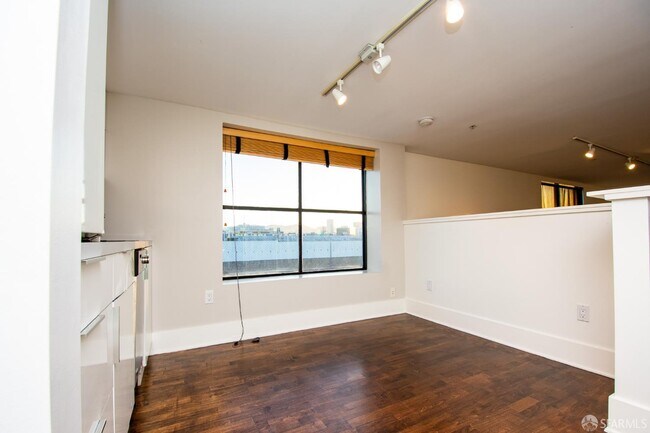 Building Photo - 139 Welsh St