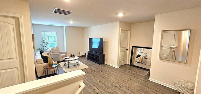 Building Photo - 404 Starbuck Parkway