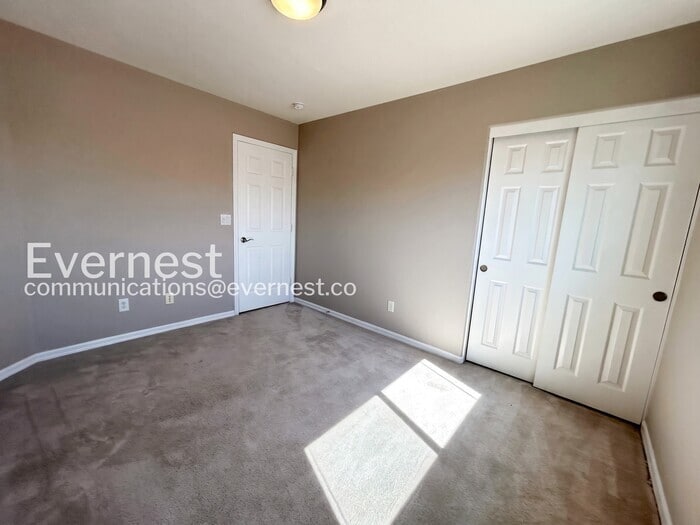 Building Photo - 11221 Salentino Ave