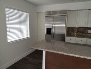 Building Photo - 1500 W Rio Salado Pkwy