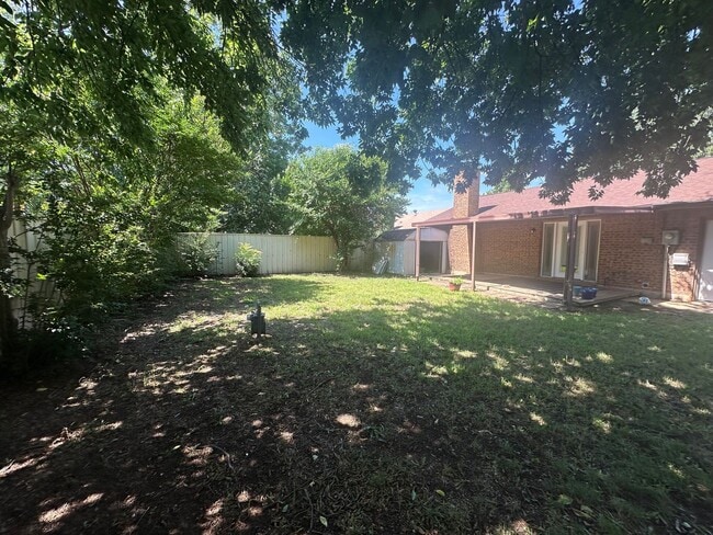 Building Photo - 312 S Avery Dr