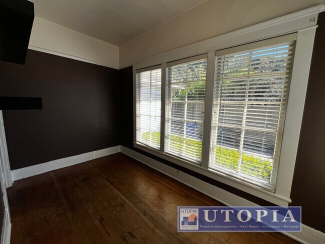 Building Photo - Charming 3 bedroom, 2 bathroom home in the...
