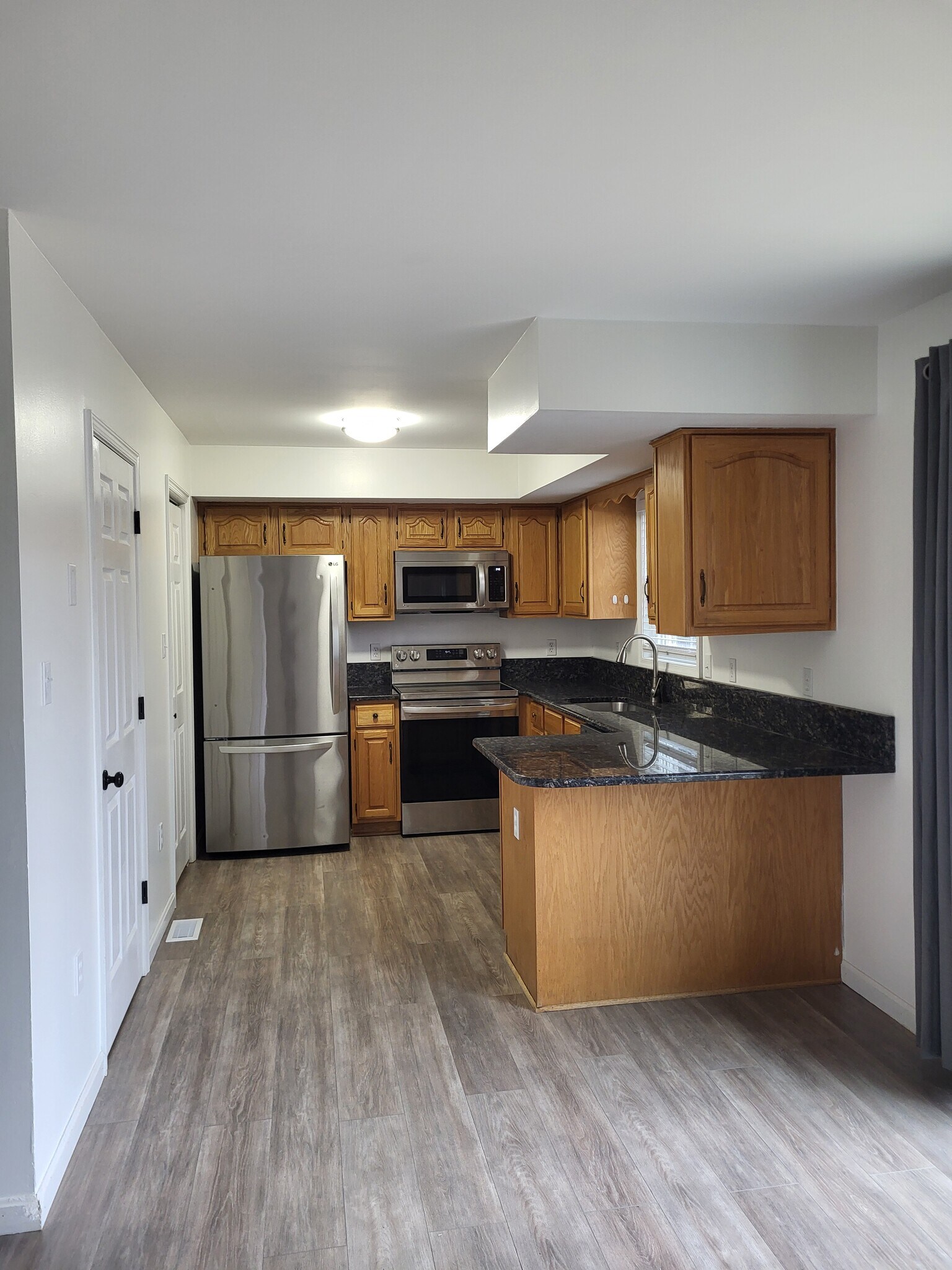 Building Photo - 385 S Cannon Ave