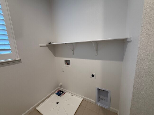 Building Photo - 1580 Blue Moon Ln