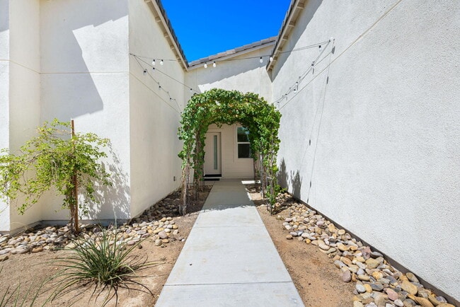 Building Photo - 12613 Sylvanus Dr