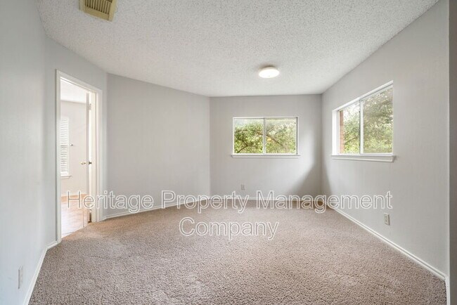 Building Photo - 17427 Sapphire Rim Dr