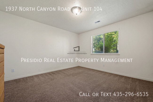 Building Photo - 1937 N Canyon Rd