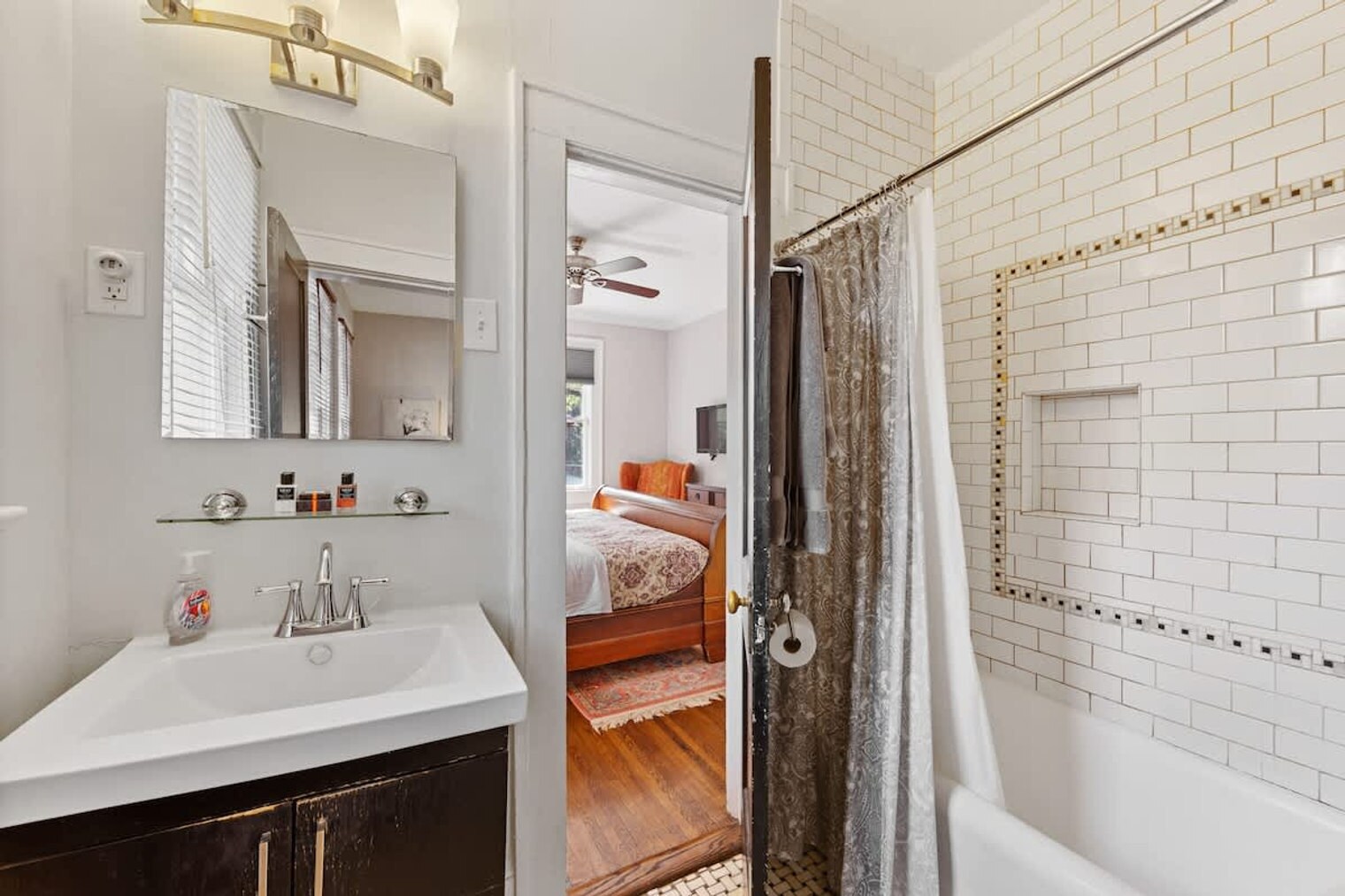 Building Photo - 500 Queens Rd