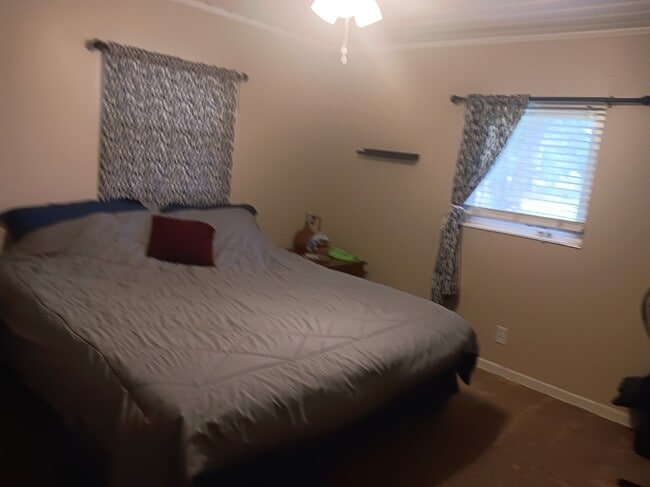 Building Photo - 902 Charlie Griffin Rd