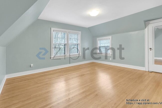 Building Photo - 3010 SE Lambert St