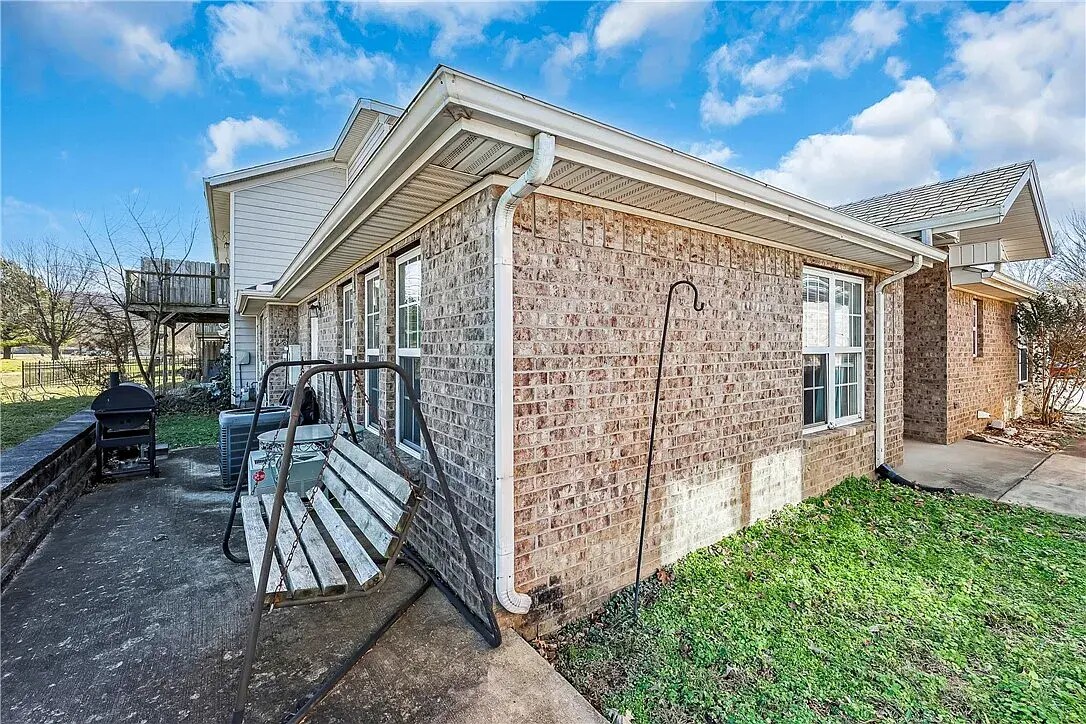 Building Photo - 11058 Rose Ct