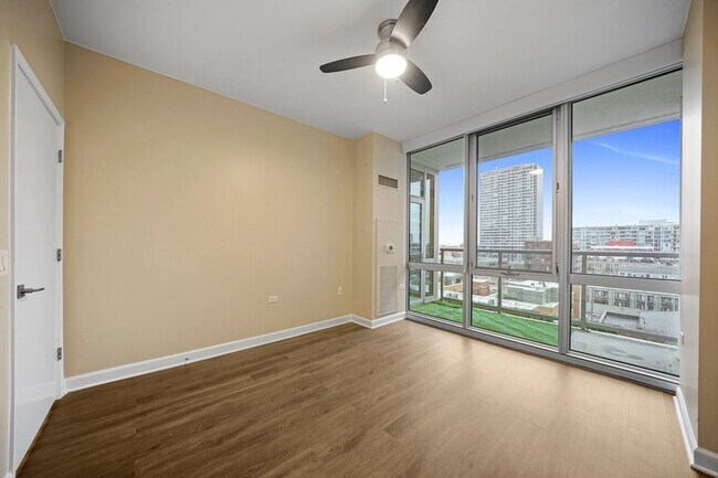 Building Photo - 1629 S Prairie Ave