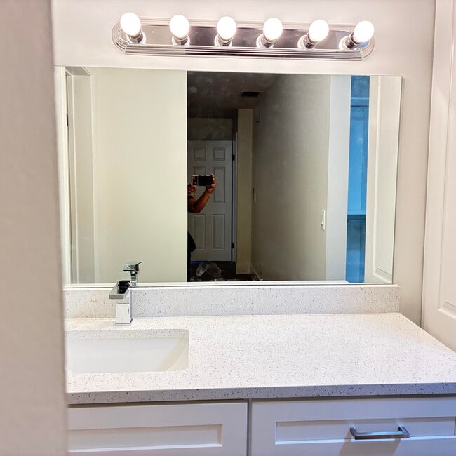 Building Photo - 3460 NW 47th Ave