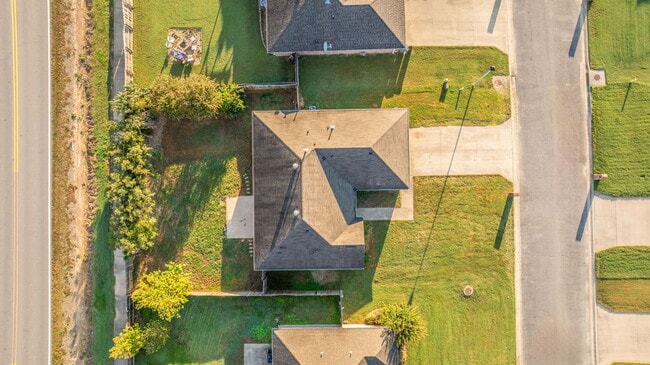 Building Photo - 1470 Angeline Dr