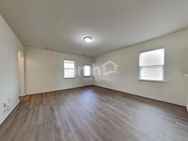 Building Photo - 1544 Park Trails Blvd