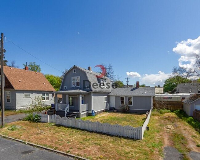 Building Photo - Charming North Spokane Home with Vintage C...