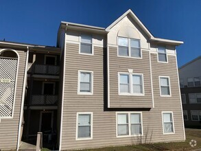 Building Photo - 1010 Brookhollow Drive Apt #9 Fayetteville...